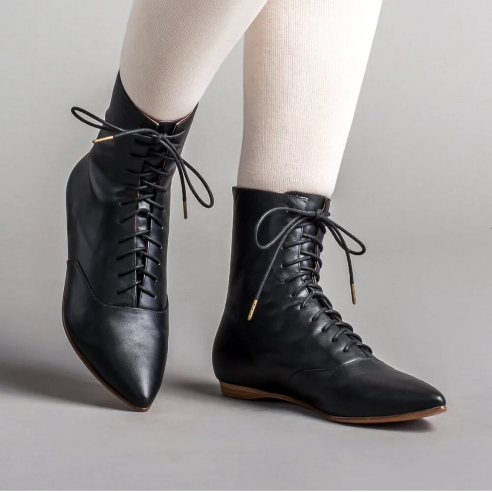 American Duchess Hartfield Boots NEW UNWORN 9.5 fits a 10